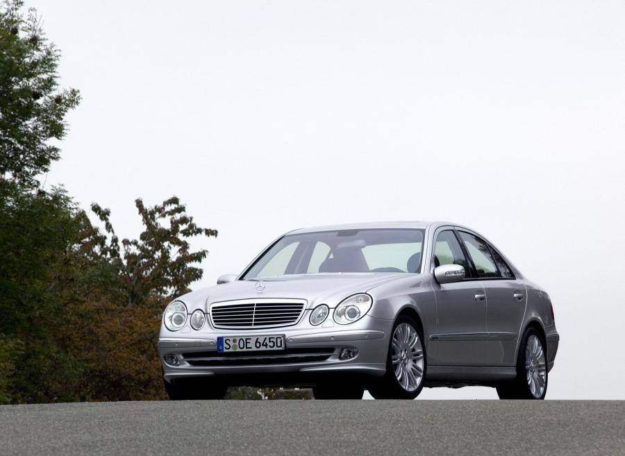  Mercedes-Benz E-Class 2002 года  (фото 63 из 448)